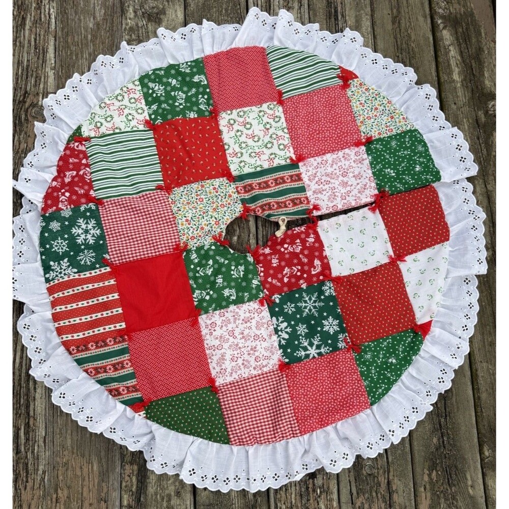 Vintage Handmade Tree Skirt Christmas Patchwork Quilt Lace Trim 40”